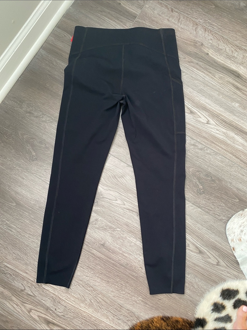 Spanx Every.wear 7/8 legging in very black - Picture 4 of 4